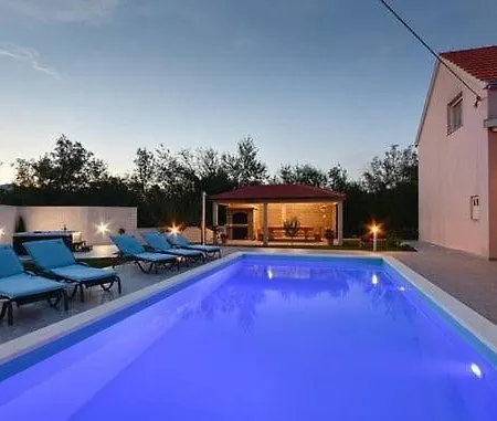 Radosevic Near Split, Heated Pool Villa Dugopolje