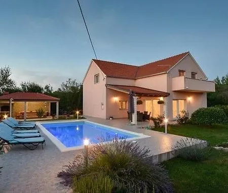 Radosevic Near Split, Heated Pool Villa Dugopolje