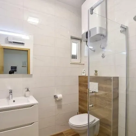 Villa Radosevic Near Split, Heated Pool Dugopolje