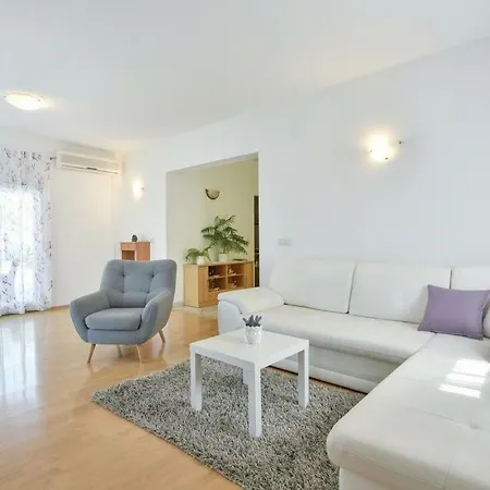 Villa Radosevic Near Split, Heated Pool